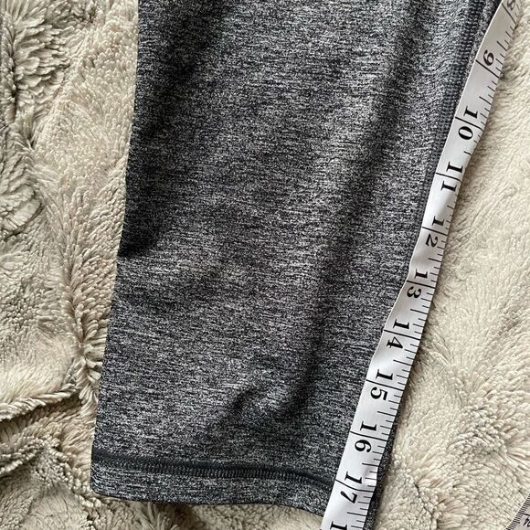 VICTORIA Secret sport grey cropped leggings size small - Picture 7 of 11